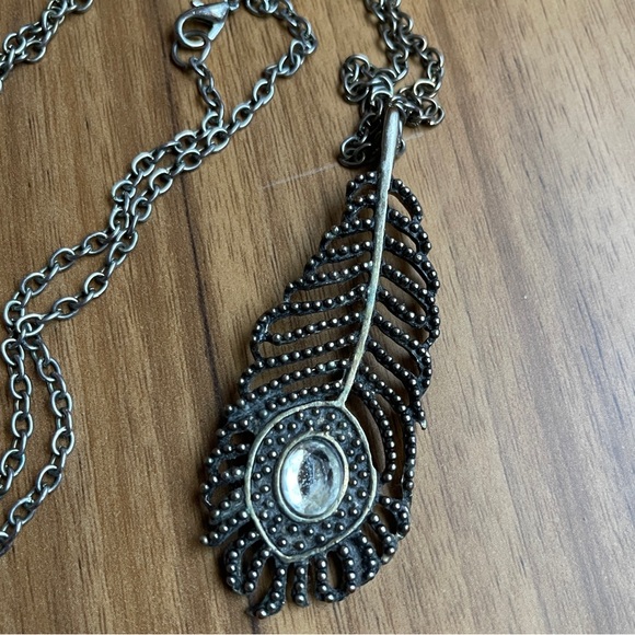 🦚 Silver Peacock Feather Statement Necklace 🦚 - Picture 2 of 4